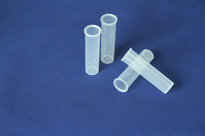 Tubo em polipropileno 12X56 mm fundo plano e capacidade de 3 ml.