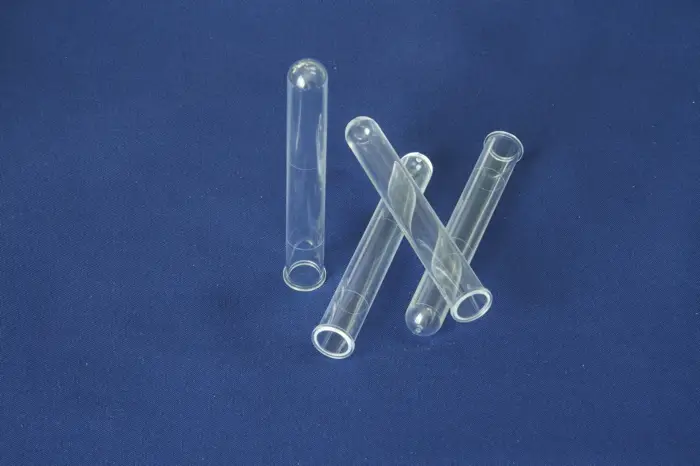 Tubo em poliestireno 12X86 mm fundo redondo e capacidade de 5 ml.