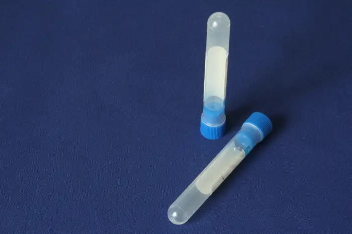 Tubo com citrato de sódio para coagulação