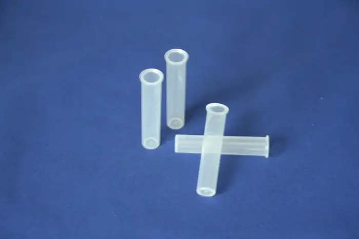 Tubo em polipropileno 16X60 mm fundo plano e capacidade de 5 ml.